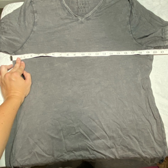 Rock & Republic The Iconic Tee V Neck T Shirt Gray Men’s Distressed Burnout S/M - Picture 7 of 8